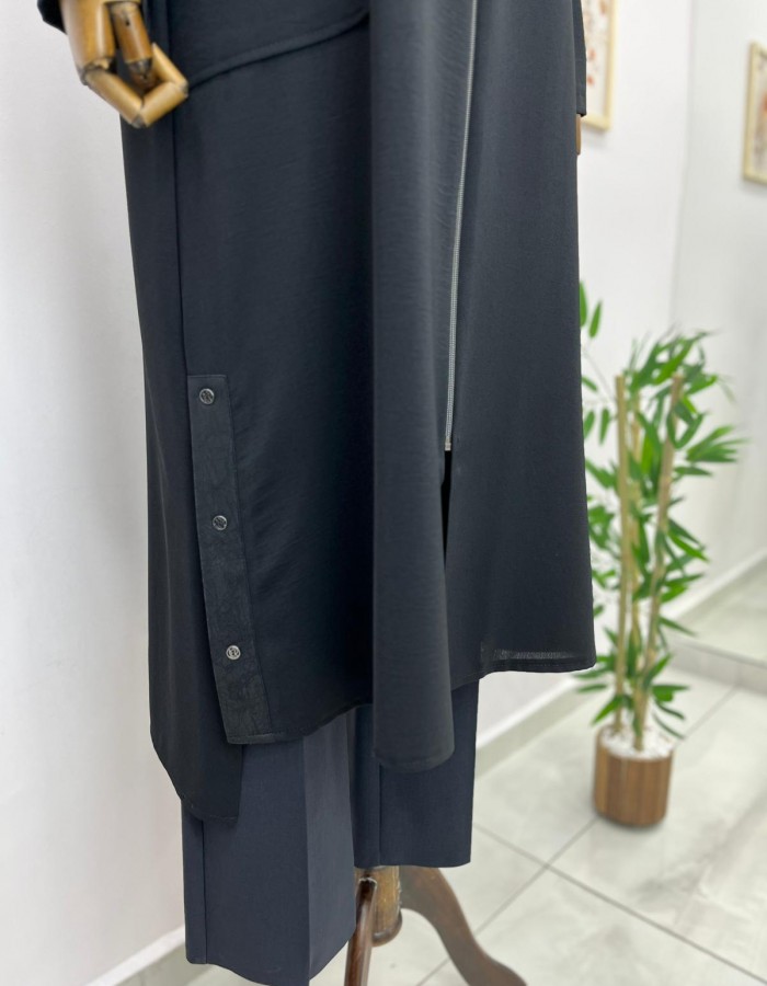 Yandan Yırtmaçlı Cepli Fermuarlı Kap Siyah