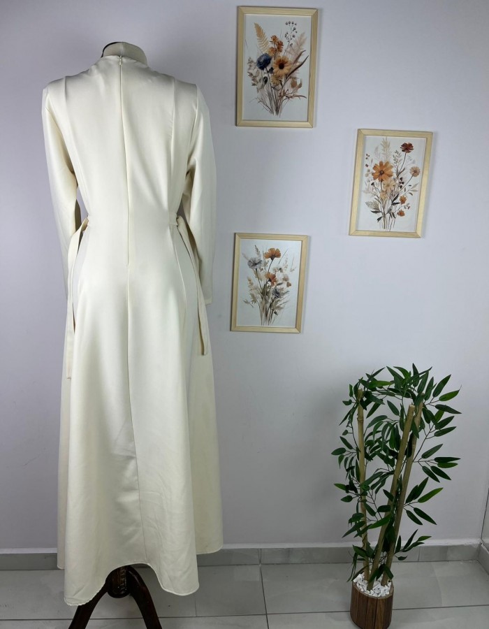 D  Toka Detaylı Krem Elbise