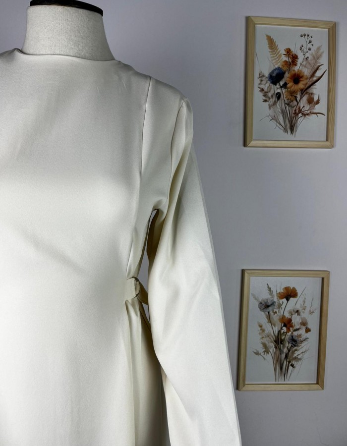 D  Toka Detaylı Krem Elbise