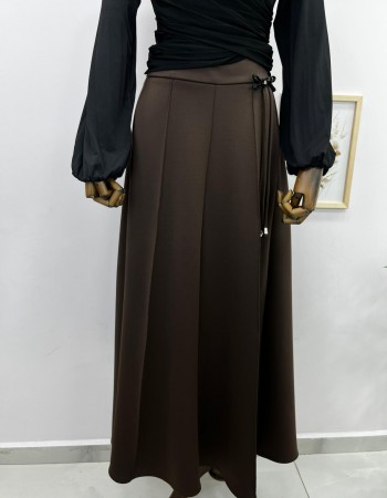 Broş Detaylı Kahverengi Etek