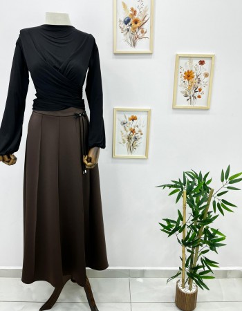 Broş Detaylı Kahverengi Etek