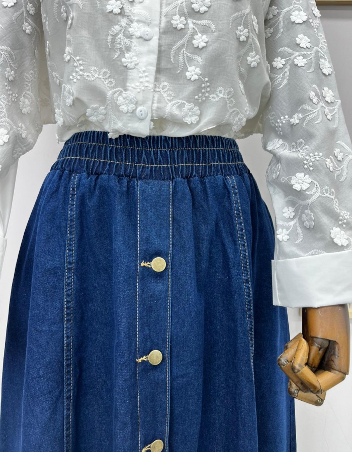 Koyu Renk Önü Düğmeli Kloş Kot Etek