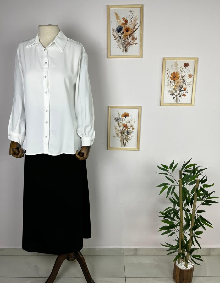 Beyaz Önden Düğmeli Kadın Gömlek