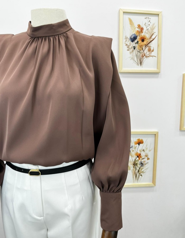 Kahverengi Pile Detaylı Kadın Gömlek