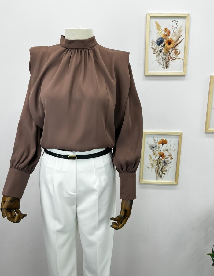 Kahverengi Pile Detaylı Kadın Gömlek