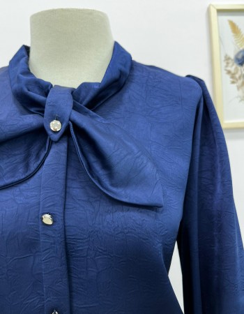 Lacivert Fiyonk Detaylı Kendinden Desenli Gömlek