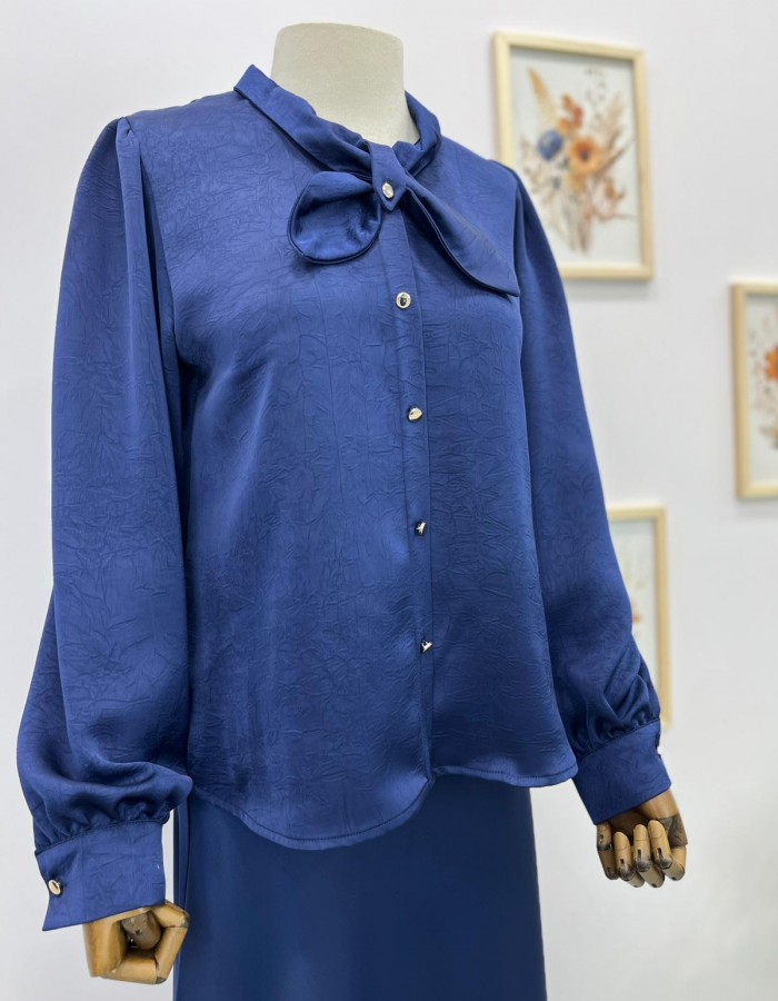 Lacivert Fiyonk Detaylı Kendinden Desenli Gömlek