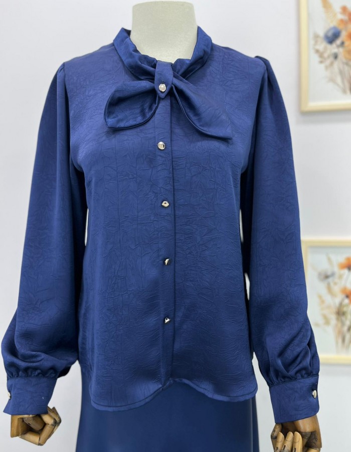 Lacivert Fiyonk Detaylı Kendinden Desenli Gömlek