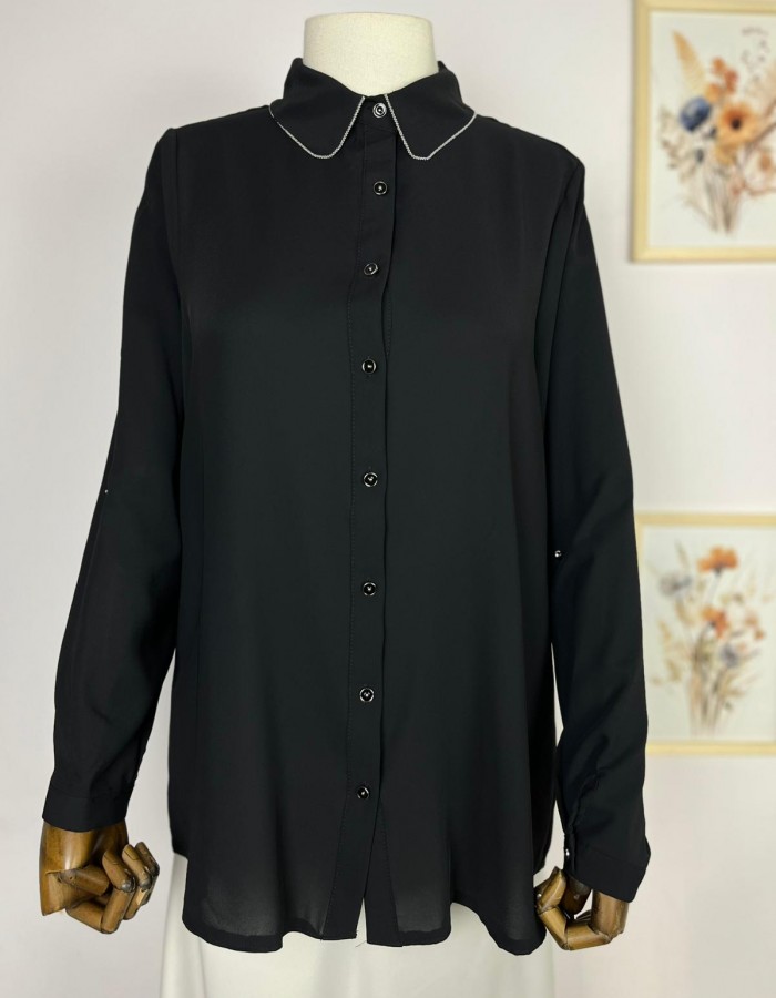 Siyah Düşes Marka Yakası Çift Zincir Detaylı Gömlek