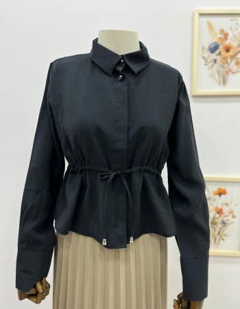 Siyah Önden Büzgülü Gizli Düğmeli Gömlek