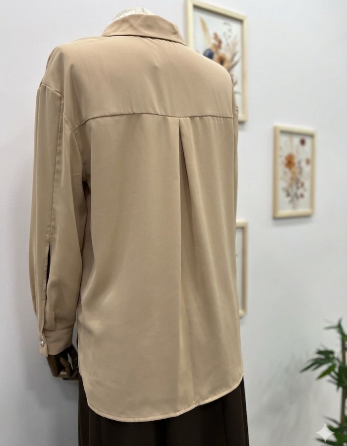 BEJ ÖNDEN DÜĞMELİ KADIN GÖMLEK