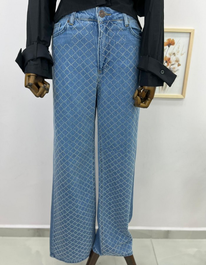 Çapraz Boncuk Detaylı Kot Pantolon