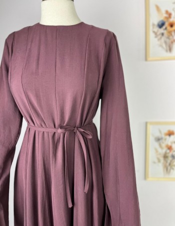 Belden Oturtma Detaylı Elbise mürdüm