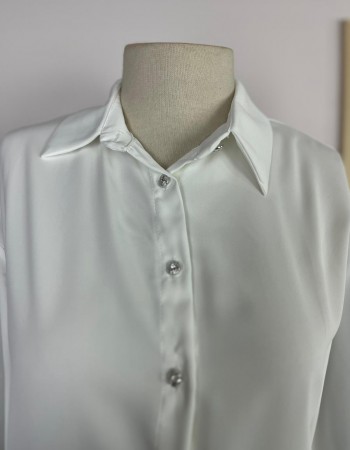 Beyaz Önden Düğmeli Kadın Gömlek