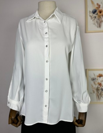 Beyaz Önden Düğmeli Kadın Gömlek