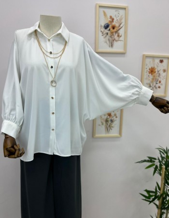 Beyaz Kadın Yarasa Kol Seyyar Kolye Detaylı Gömlek